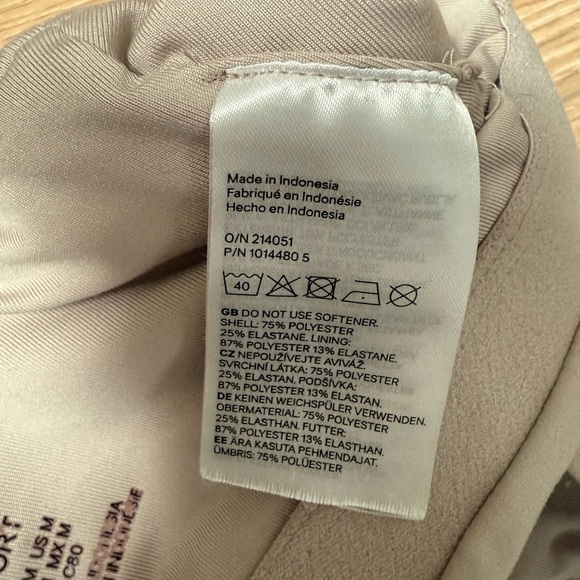 5/$25 - H&M Beige sport’s bra - size S/M - Picture 4 of 4